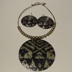 Elegant Black and Gold Necklace and Earring Set